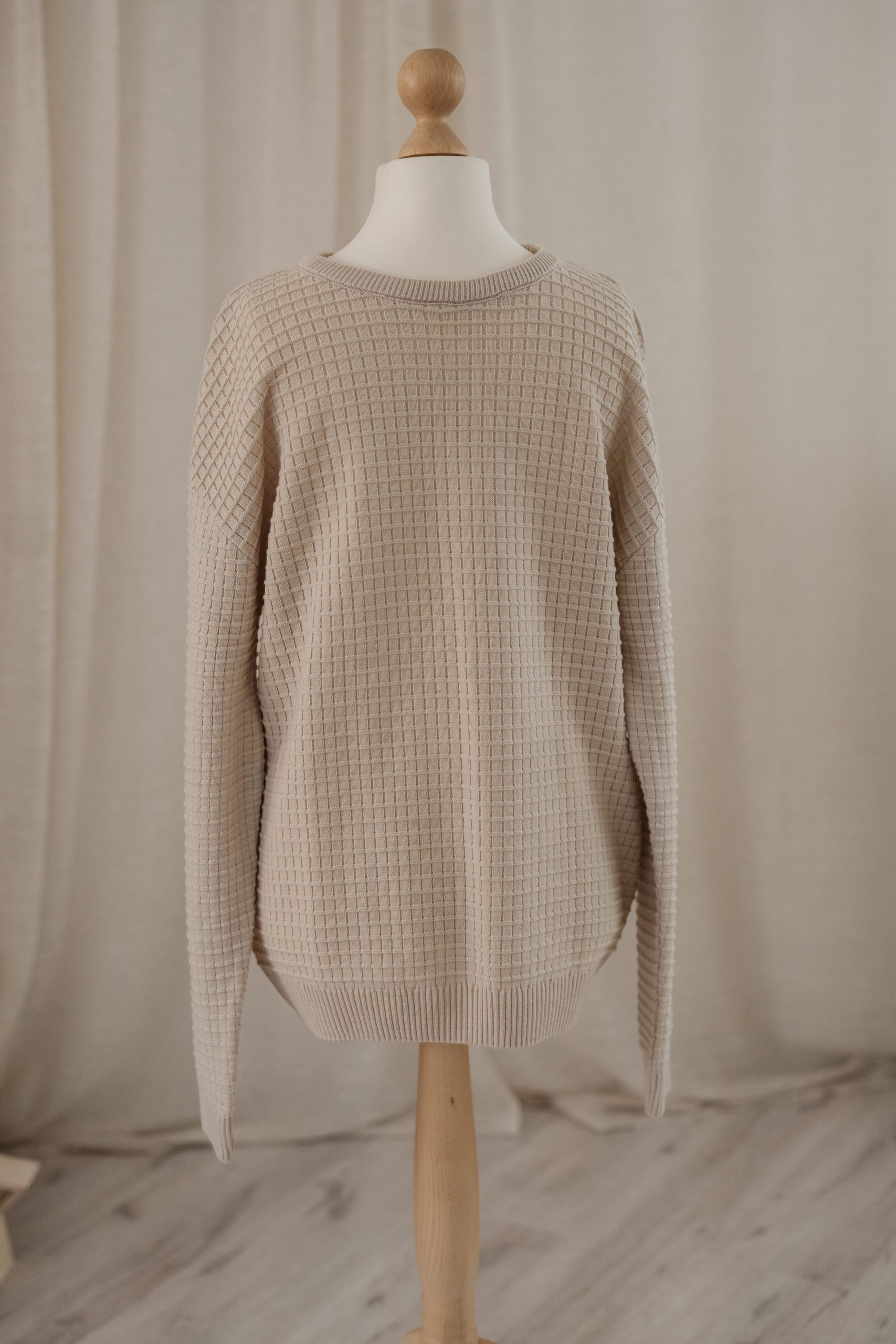 Leihkleidung für Papas aus dem Kundenkleiderschrank für ein fotoshooting mit Familienfotos im tageslichtfotostudio nähe Rottenburg am neckar von Fotografie herzseeligkeit